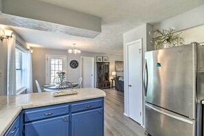 House (2 Bedrooms) | Interior
