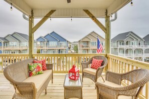 Interior - Surf City Home w/ Outdoor Shower: Walk to Beach! (Holly Ridge)