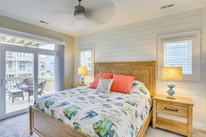 House (4 Bedrooms) | Interior - Surf City Home w/ Outdoor Shower: Walk to Beach! (Holly Ridge)