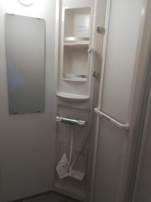 Dormitório compartilhado | Banheiro