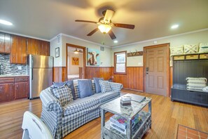 House (1 Bedroom) | Interior