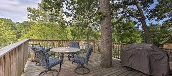 Lakefront Eucha Escape w/ Views & Boat Slip!