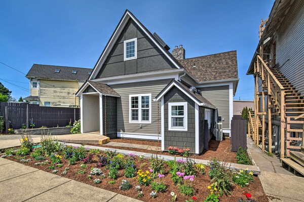 Renovated North Bend Cottage: Near Eateries! - Coos Bay, OR
