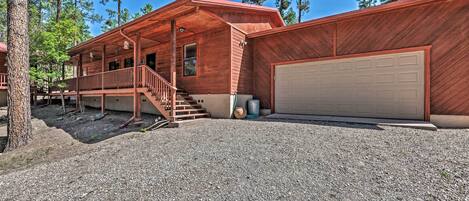 House (4 Bedrooms) | Depan hartanah