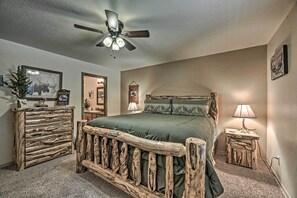 Interior - Wooded Ruidoso Hideaway w/ Deck: Ski, Hike & Golf! (Ruidoso)