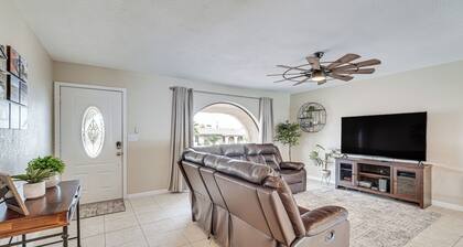 5 Mi to Lake Havasu: Home w/ Yard & Pool