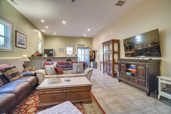 House (1 Bedroom) | Interior