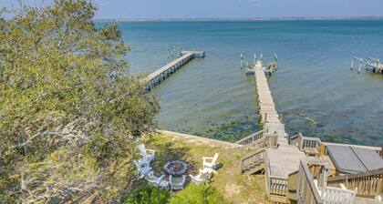 Waterfront Emerald Isle Home w/ Dock Access!