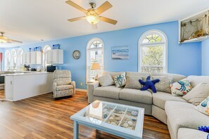 House (3 Bedrooms) | Interior - Waterfront Emerald Isle Home w/ Dock Access! (Emerald Isle)