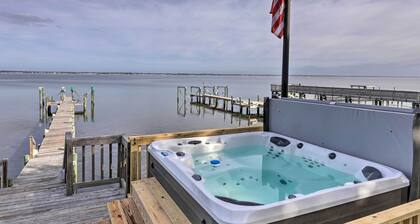 Waterfront Emerald Isle Home w/ Dock Access!