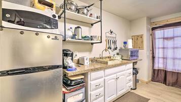 Ketuhar gelombang mikro, ketuhar, dapur