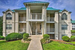 Apartment (3 Bedrooms) | Interior - Unwind Fireside! Condo 4 Mi to Branson Strip (Branson)