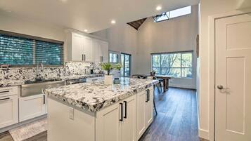 House (1 Bedroom) | Interior