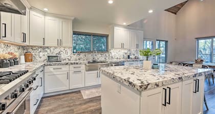 Mtn-view 'cabin 404' w/ Deck in Payson!