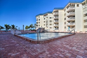 Apartment (3 Bedrooms) | Interior - New Pool & Hot Tub! Beachfront Indian Shores Condo (Indian Shores)