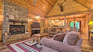 House (4 Bedrooms) | Interior