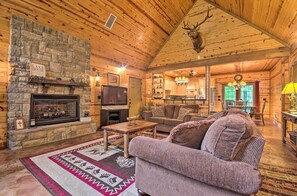 House (4 Bedrooms) | Interior - Spacious Family Home w/ Fire Pit by Norfork Lake! (Mountain Home)