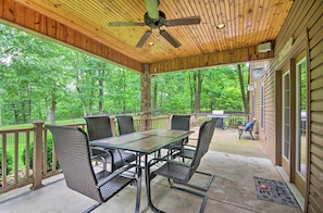 House (4 Bedrooms) | Interior - Spacious Family Home w/ Fire Pit by Norfork Lake! (Mountain Home)