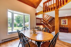 Apartment (3 Bedrooms) | Interior - Beautiful Wentworth Golf Club Condo: Balcony & A/C (Jackson)