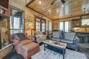 House (3 Bedrooms) | Interior - Hot Tub & Fire Pit: Broken Bow Retreat! (Broken Bow)