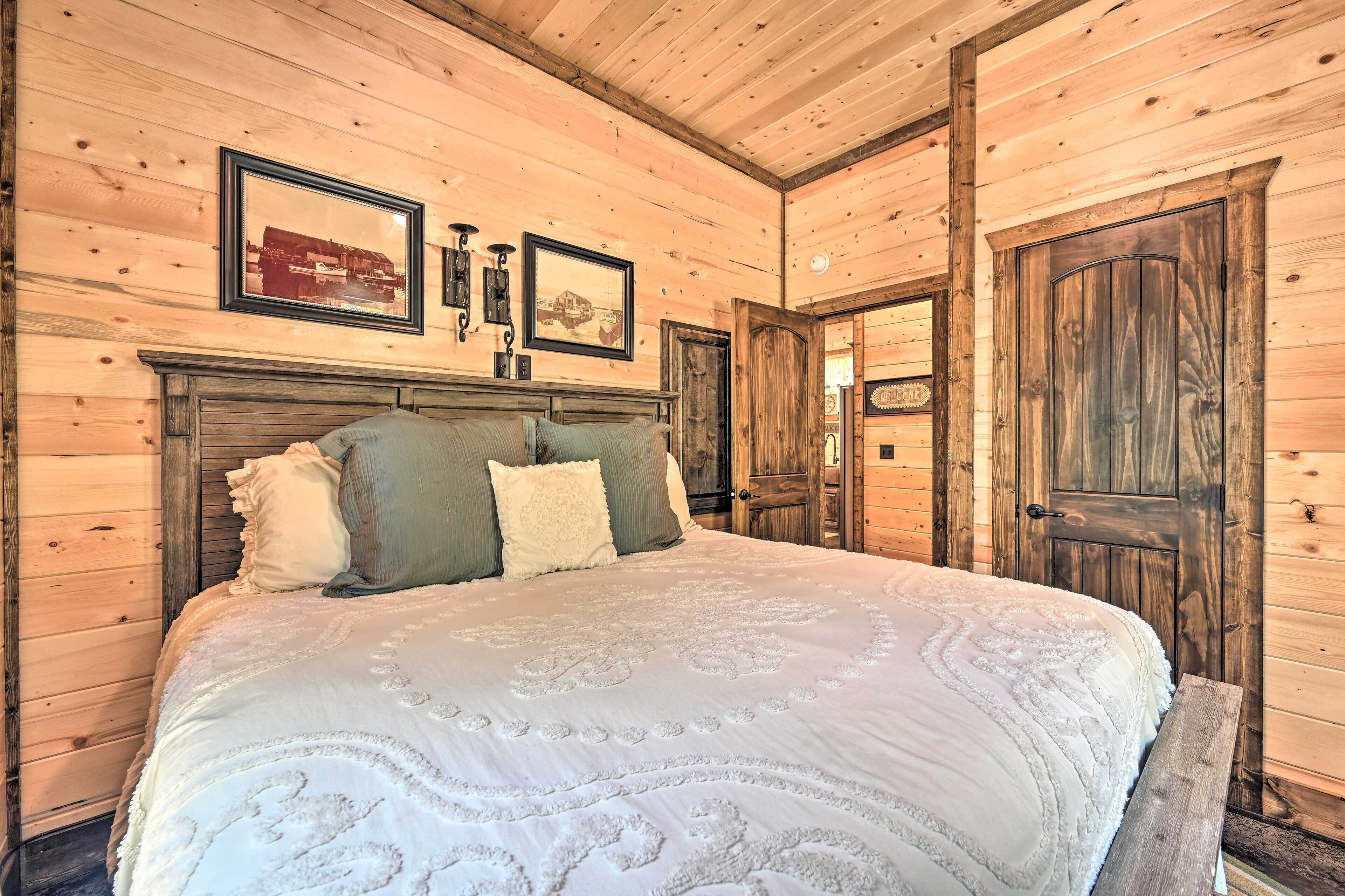 House (3 Bedrooms) | Interior
