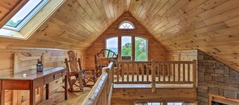 Porch, Fire Pit + Valley Views: Blakely Cabin!