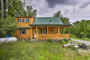 Interior - 18 Mi to Slopes! Cabin w/ Valley Views in Blakely (Blakely)