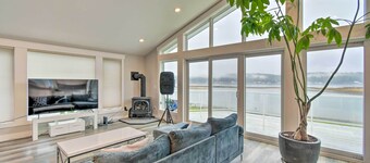 Scenic & Spacious Getaway on North Bay w/ Deck!