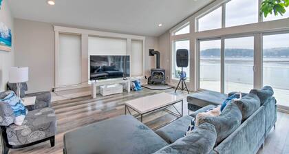 Scenic & Spacious Getaway on North Bay w/ Deck!