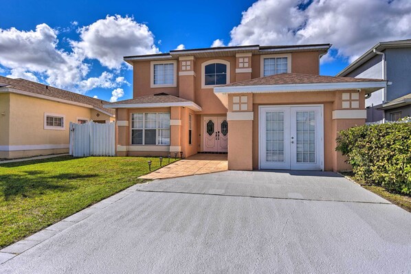 House (4 Bedrooms) | Front of property