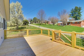 Apartment (2 Bedrooms) | Interior - Modern Retreat Near Smoky Mtns & Asheville! (Canton)