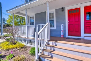 Apartment (2 Bedrooms) | Interior - Mystic Refuge w/ Patio < 1 Mi to Downtown! (Mystic)