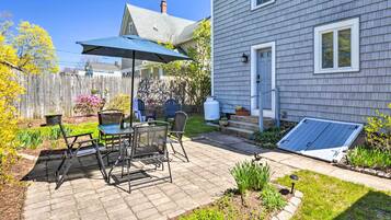 Apartment (2 Bedrooms) | Front of property