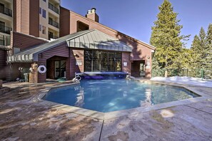 Kolam renang terbuka 