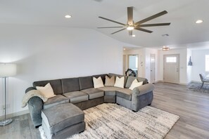 House (3 Bedrooms) | Interior - Putting Green, Pool Access: Lake Havasu City Home! (Lake Havasu City)