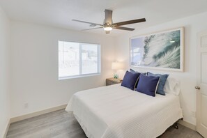 House (3 Bedrooms) | Interior - Putting Green, Pool Access: Lake Havasu City Home! (Lake Havasu City)