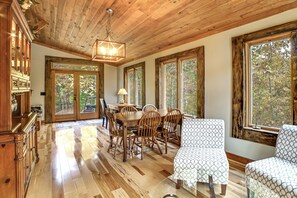 House (3 Bedrooms) | Interior - Kentucky Lake Views: Cozy Cabin in Waverly! (Waverly)