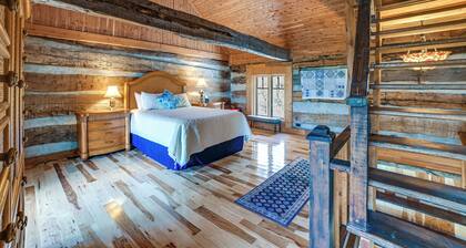 Kentucky Lake Views: Cozy Cabin in Waverly!