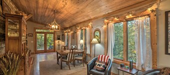 Kentucky Lake Views: Cozy Cabin in Waverly!