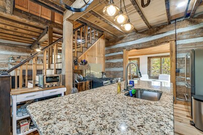 Historic Cabin With Panoramic Kentucky Lake Views