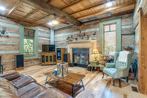 House (3 Bedrooms) | Interior - Kentucky Lake Views: Cozy Cabin in Waverly! (Waverly)