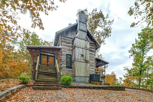 Historic Cabin With Panoramic Kentucky Lake Views - Camden, TN