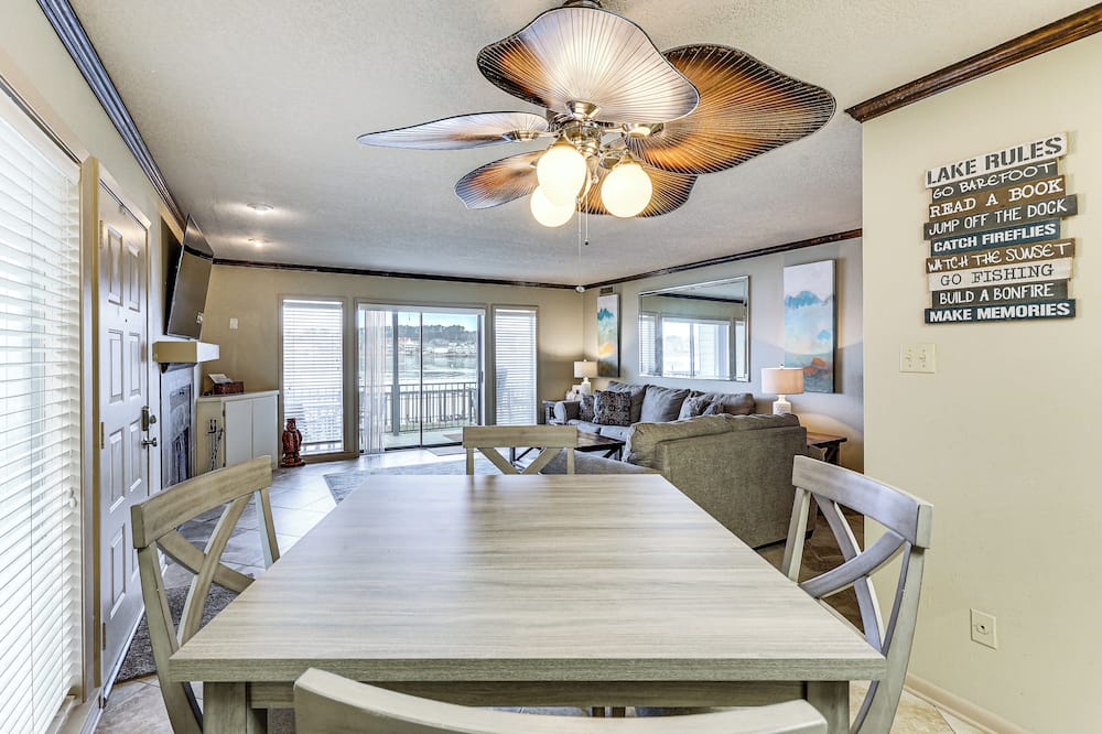 Hot Springs Condo on Lake Hamilton w/ Balcony!