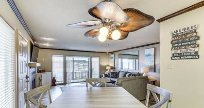 Hot Springs Condo on Lake Hamilton w/ Balcony!