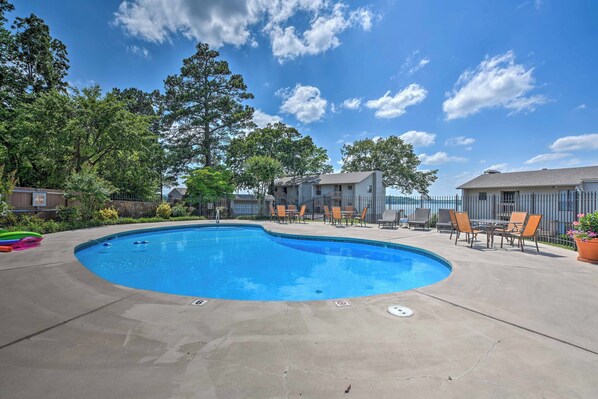 Apartment (2 Bedrooms) | Interior - Hot Springs Condo on Lake Hamilton w/ Balcony! (Hot Springs)