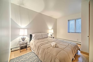 4 bedrooms, laptop workspace, bed sheets - Quiet Upstate Escape: Hike, Bike, Ski & More! (Elka Park)