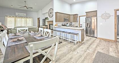 Chic Show Low Townhome w/ Bbq: Dogs Welcome!