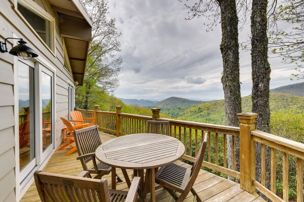 Terrace/patio - Highlands Vacation Rental w/ Smoky Mountain Views (Highlands)