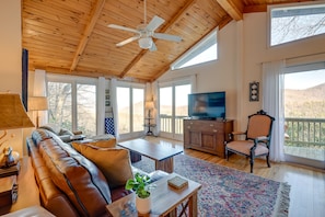 TV, fireplace, books - Highlands Vacation Rental w/ Smoky Mountain Views (Highlands)
