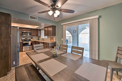 3 Mi to Water: Lake Havasu Gem w/ Fire Pit & Grill